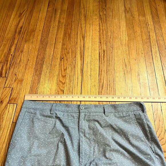 PGA Tour Shorts Mens 38 X9.5 Gray Geometric Performance Golf Chino Polyester - Picture 7 of 10